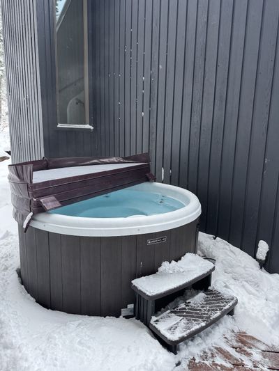 Nordic hot tub in the snow